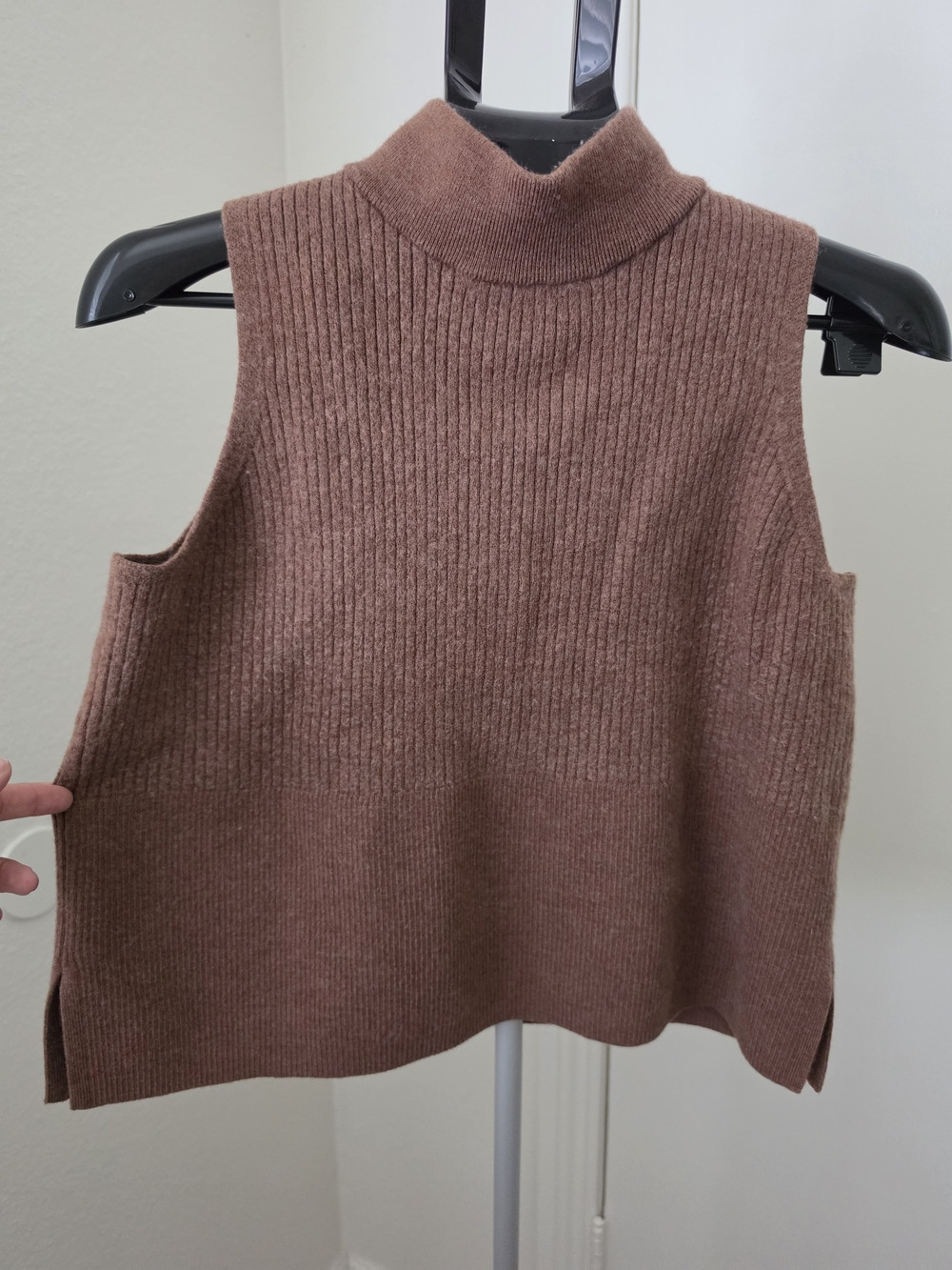 Halston 100% Merino Wool Mock Neck Sweater Vest Brown XL